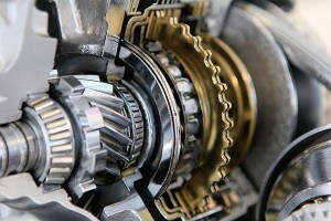 汽修用超聲波清洗機，輕松洗凈汽車發(fā)動機上面的油污和積碳